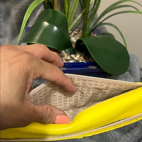 Kate Spade Cream Women's Wallet - Picture 6 of 12